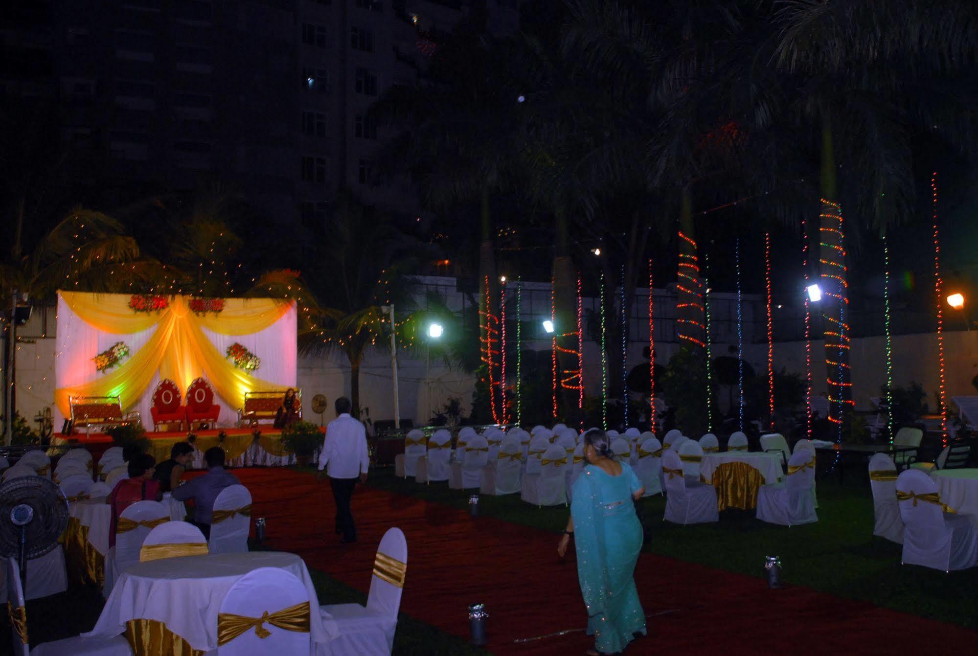 Oritel Service Apartments Andheri Mumbai Exterior foto